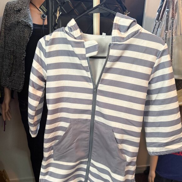Kids' Hooded Beach Cover-Up with Zipper & Pockets - Unisex size Medium - Picture 1 of 5